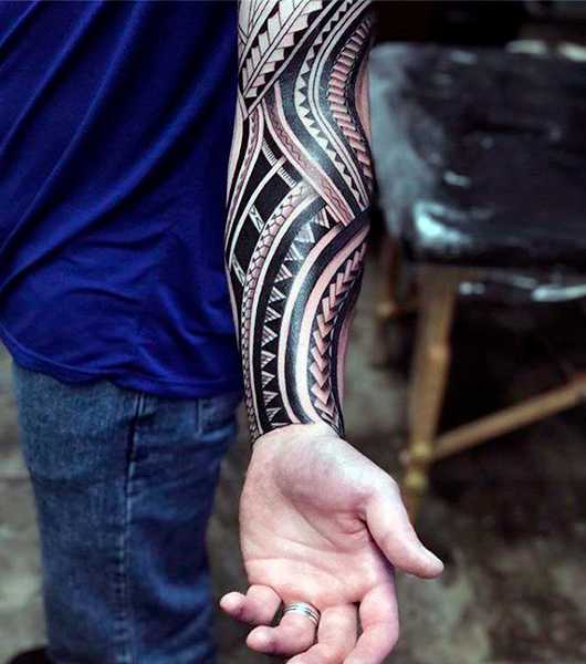 Fotos e Imagens de Tattoo Tribal Masculina no Antebraço