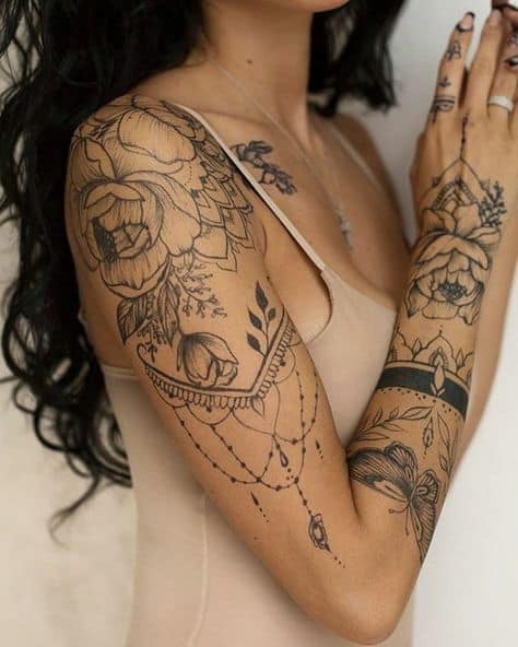 Featured image of post Bra o Tatuagem Feminina Delicada Pequena A maioria das tatuagens femininas s o de desenhos mais delicados e coloridos como